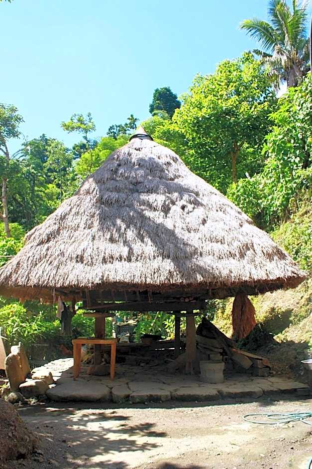 Foto 1 daripada 4 — Nipa Hut