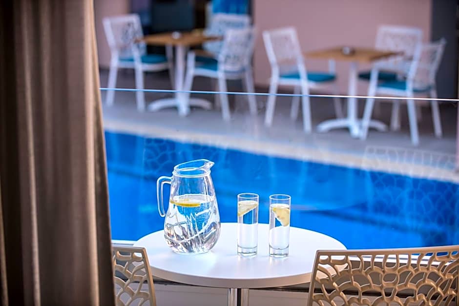 Omiros Boutique Hotel (Adults Only)