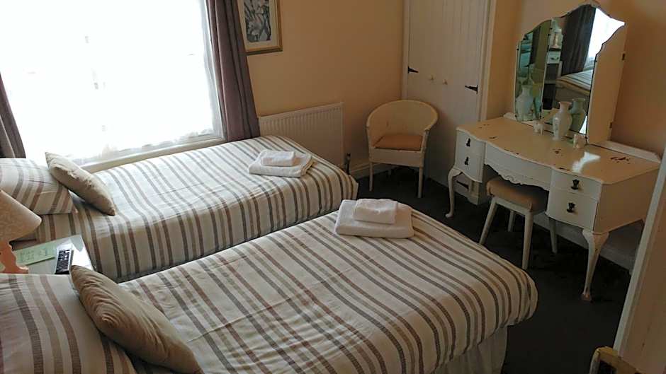 The Three Horseshoes