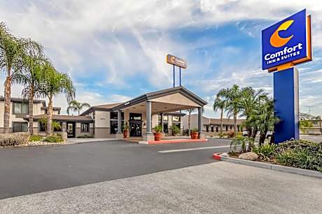 Comfort Inn & Suites Colton