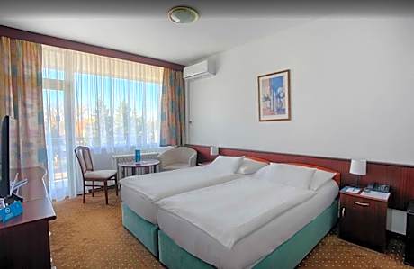 Standard Room with access to the hotel pools - Grand wing
