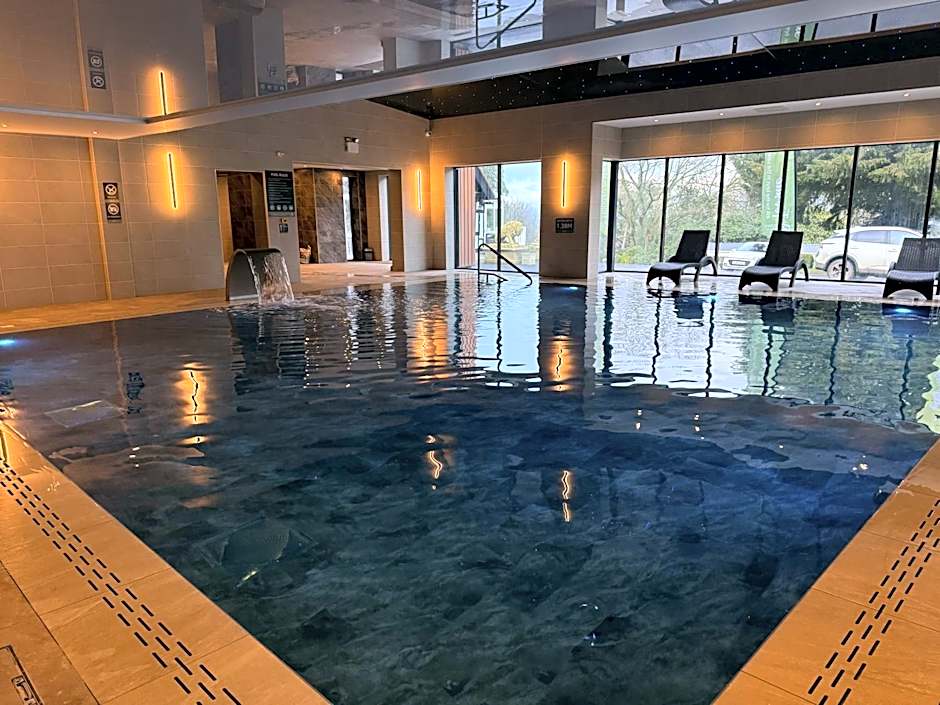 Lyons Woodlands Hall