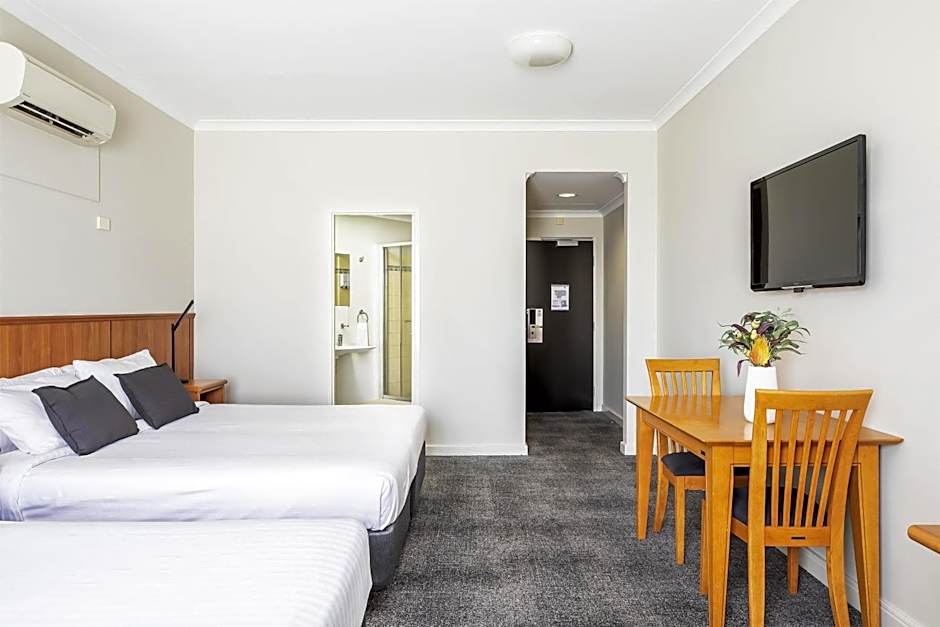 Metro Hotel Perth City