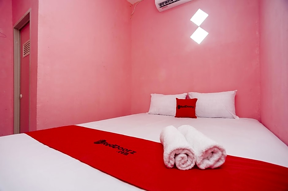 RedDoorz near Palembang Airport 1