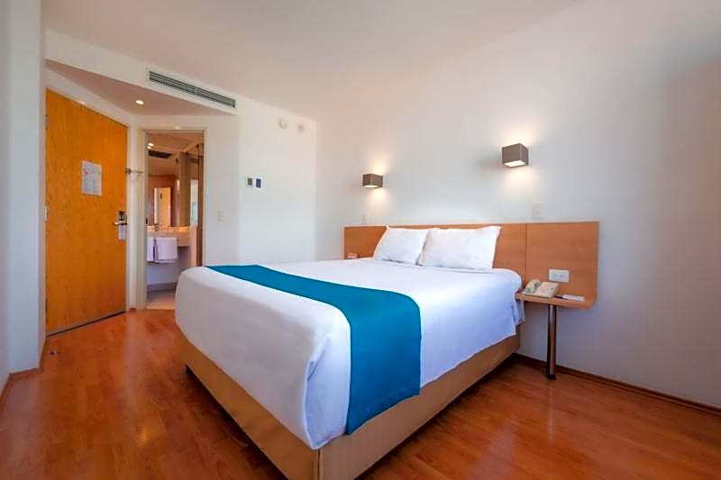 Sleep Inn Leon Antares