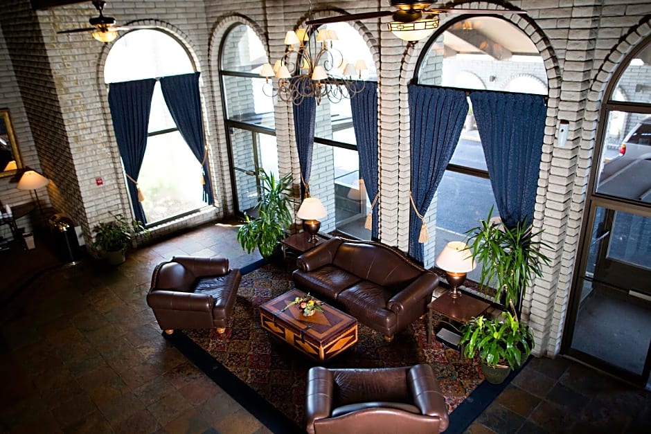 FairBridge Inn, Suites & Outlaw Conference Center  Kalispell