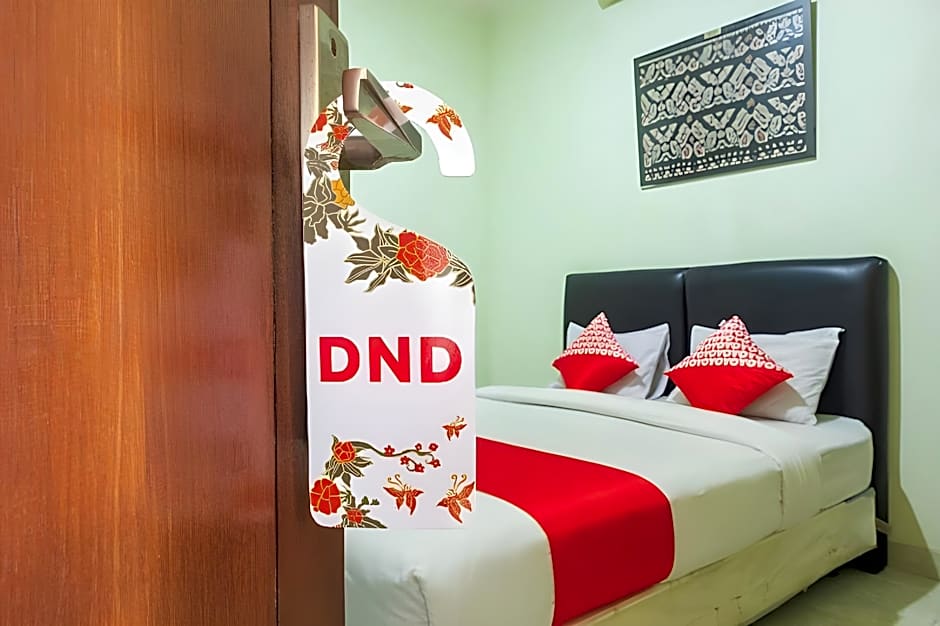 Super OYO 1682 Greenia Hotel