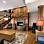 Country Inn & Suites by Radisson, Forest Lake, MN