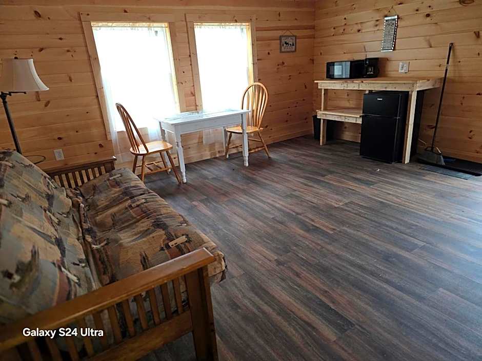 Deluxe Cabin - Walnut