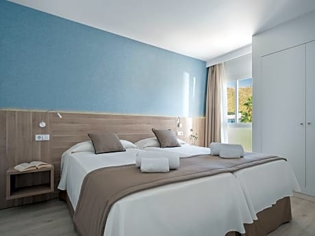 Suite with Pool View