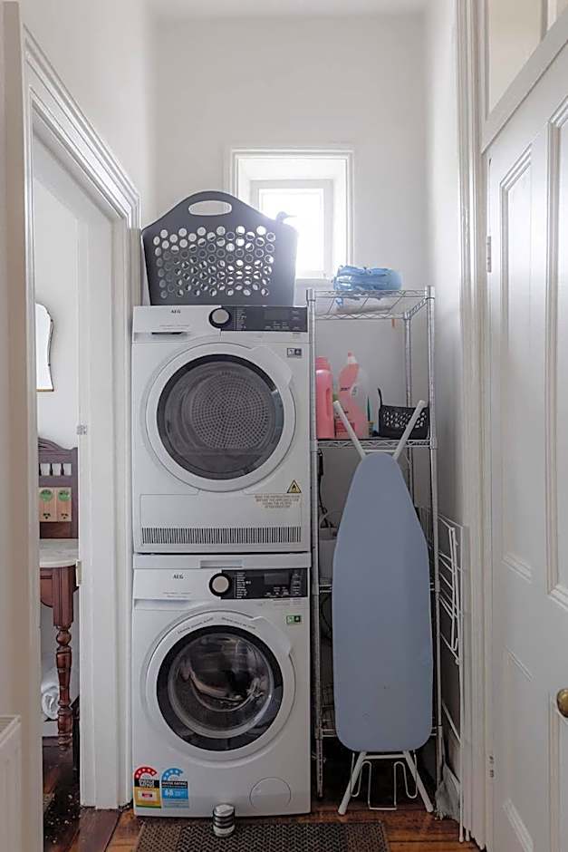 Connage - Historic Battery Point Police Station