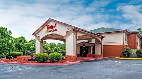 Red Roof PLUS & Suites Opelika