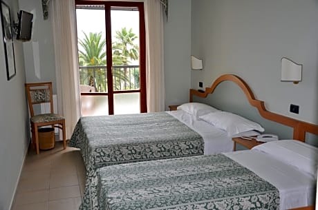Triple Room with Balcony