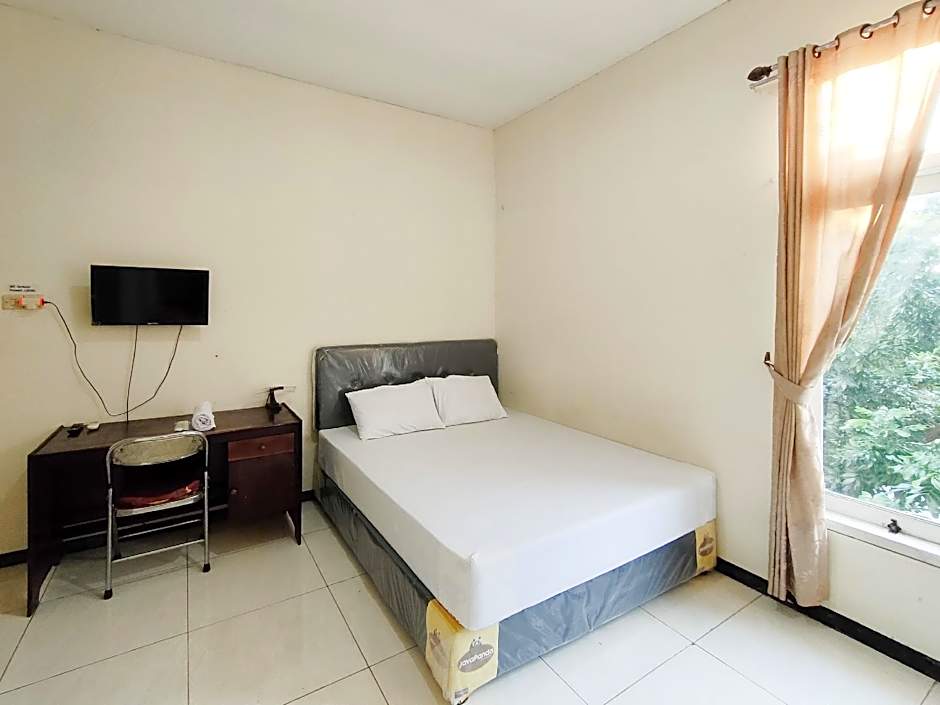 Hasana Guest House Syariah near Royal Plaza RedPartner