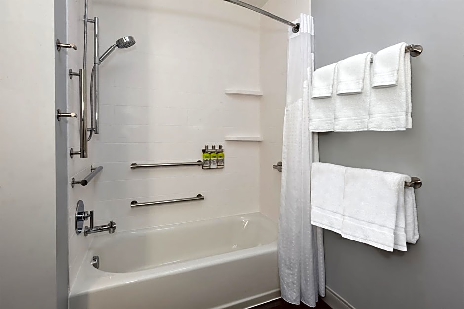 Holiday Inn Express & Suites Cedar Springs  Grand Rapids N By IHG