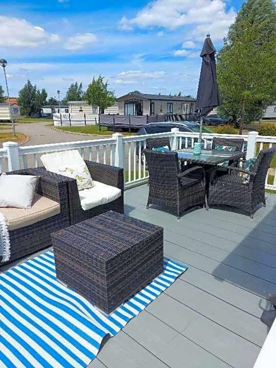 53A kingfisher court tattershall lakes luxury hot tub holidays