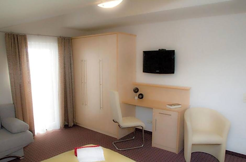 Pension Dorfplatzl – Fusch an der Grossglocknerstrasse, MN