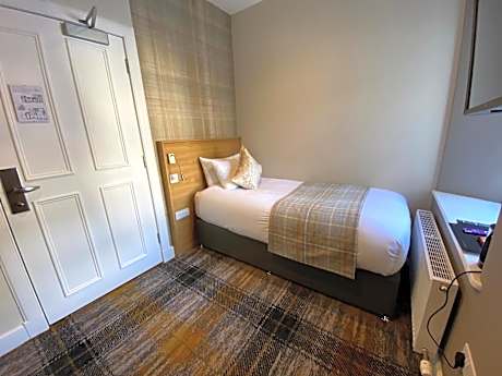 Mckays Double Room (main building)