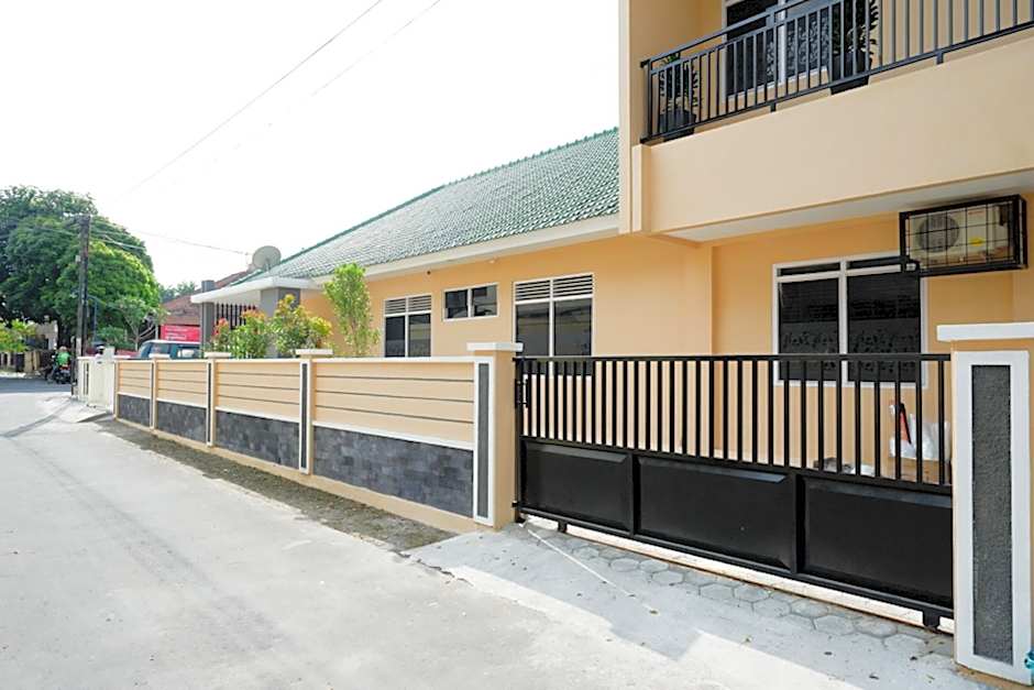 RedDoorz near Gejayan 3