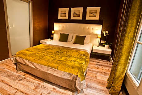 Superior Double Queen Room