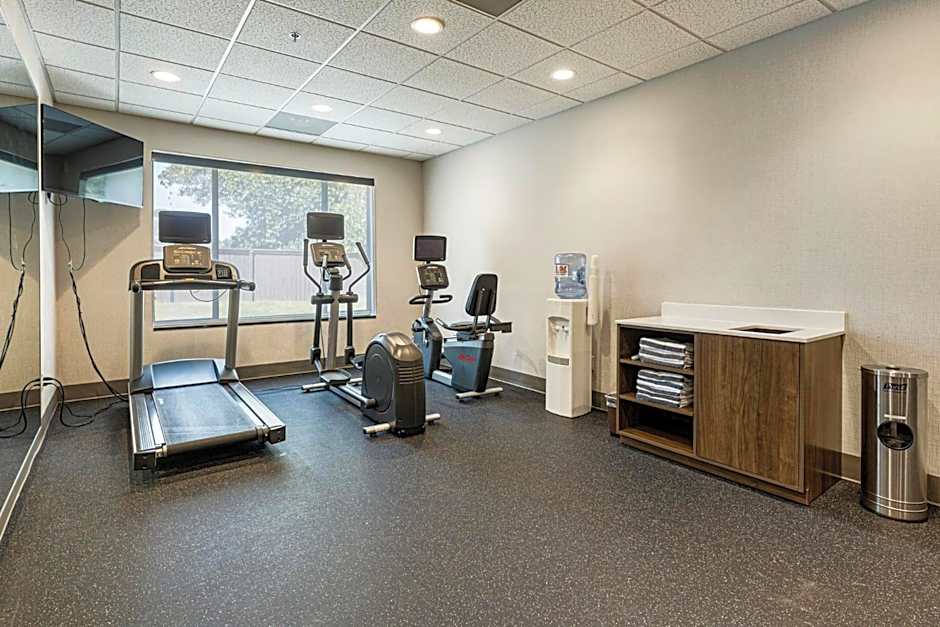 Holiday Inn Express & Suites Buford NE - Lake Lanier by IHG