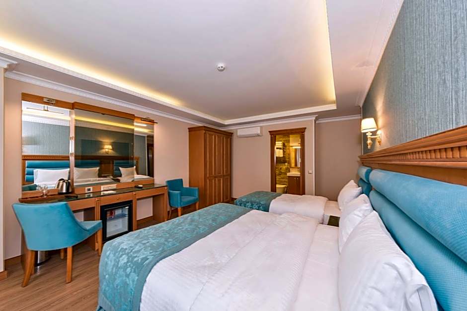 Magnaura House Hotel