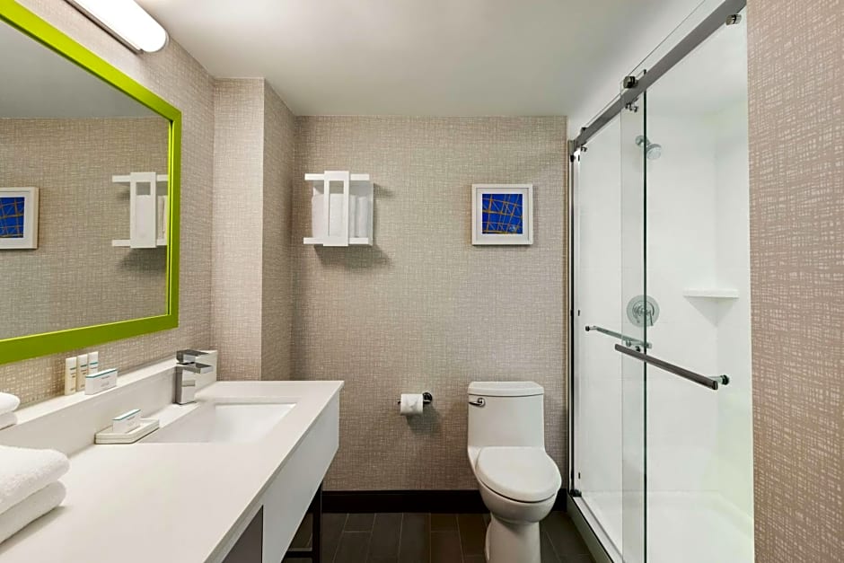 Hampton Inn By Hilton And Suites Ft. Lauderdale-Airport