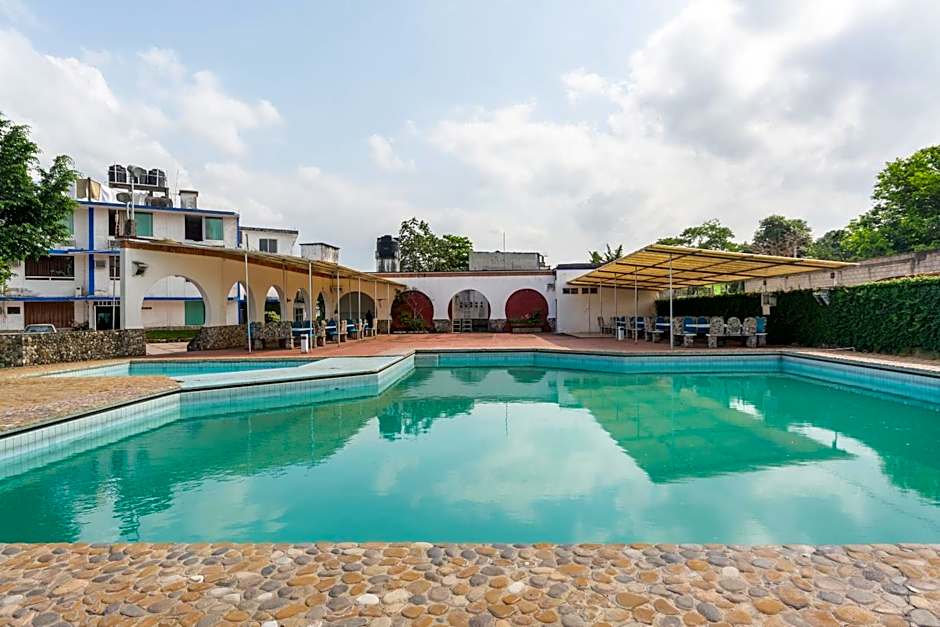 OYO Hotel Casa Blanca