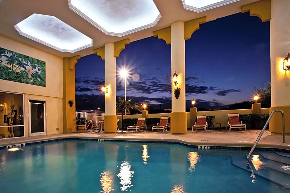 Holiday Inn Express Hotel & Suites Cocoa Beach, an IHG Hotel