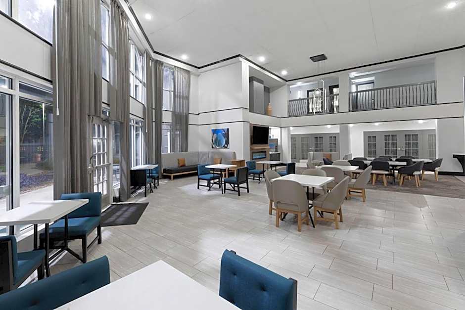 La Quinta Inn & Suites by Wyndham Houston Bush Iah South