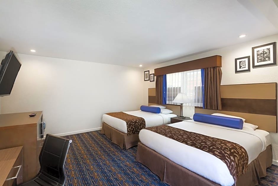 Howard Johnson Berkeley – Berkeley, CA