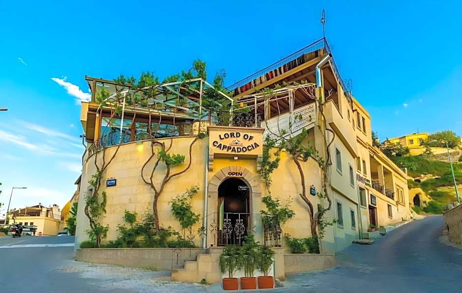 Sarnich Cave Suites