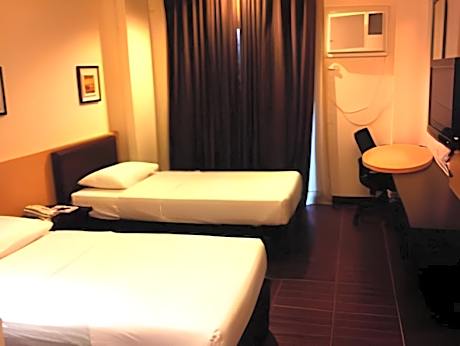 De Luxe Twin with Balcony