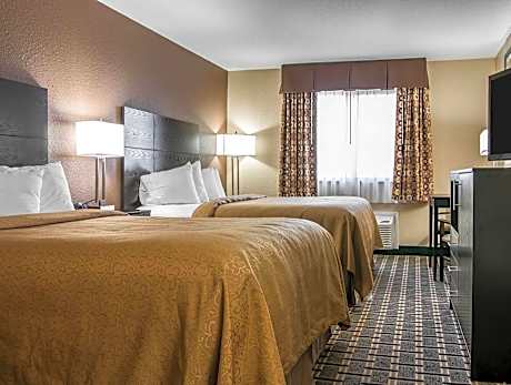 Queen Room with Two Queen Beds - Non Smoking