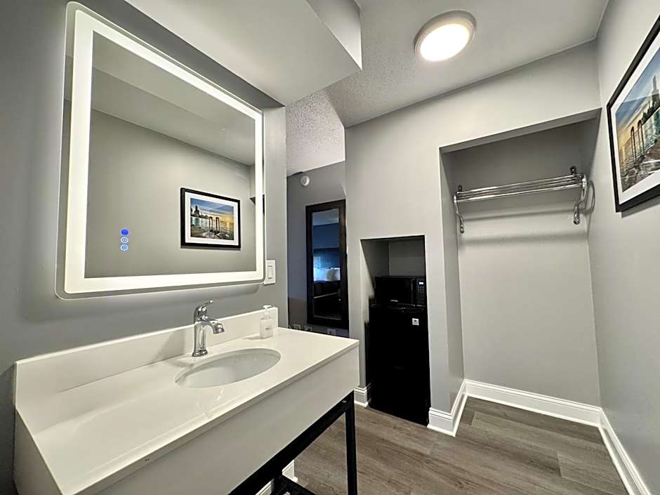 O'Hare Inn & Suites
