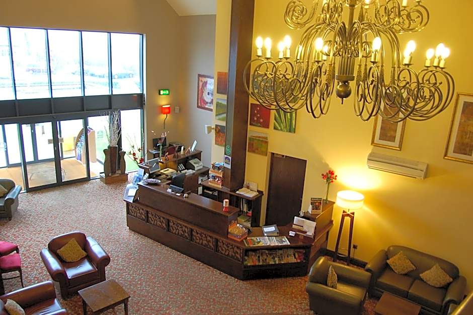 Best Western Plus Pastures Hotel