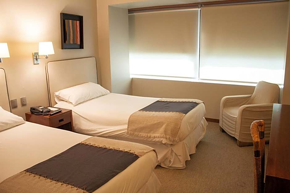 Hotel Almacruz and Convention Center