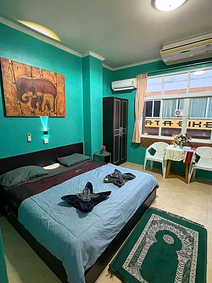 San Antonio Beach Guesthouse & Restaurant