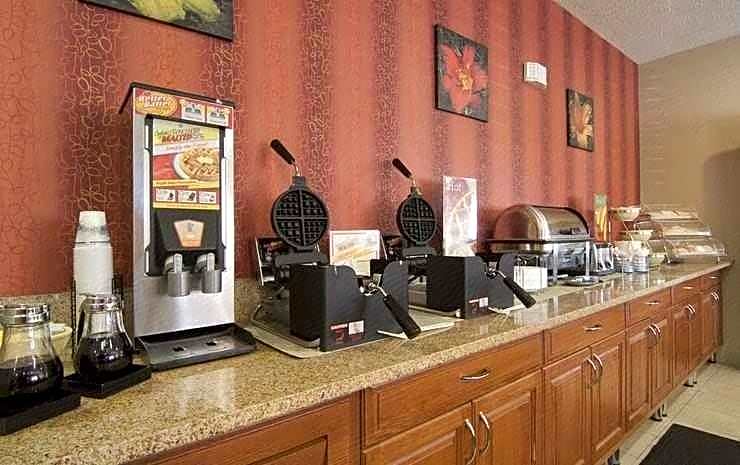 Quality Inn - In the business district
