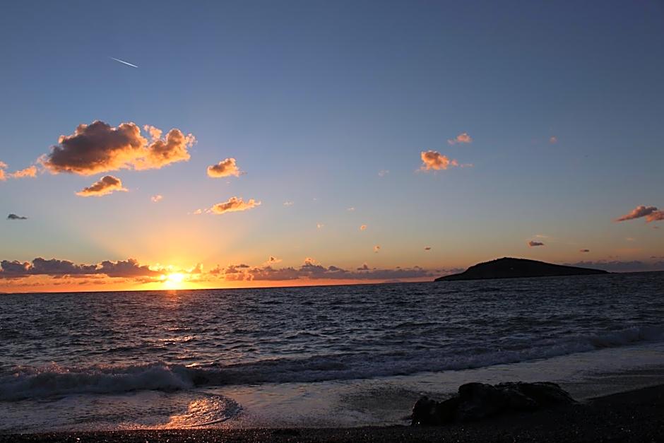 Studios by Climbing House