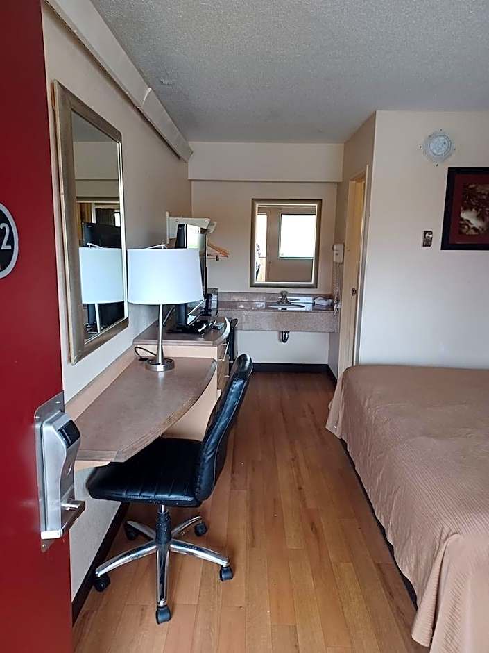 Red Oak Inn Detroit Metro Airport - Belleville