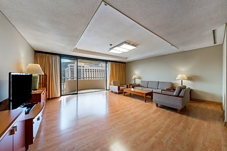 Grand Suite -Four-Bedroom Apartment