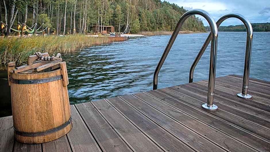 PRZYSTAŃ WYGONIN knéżka i wino