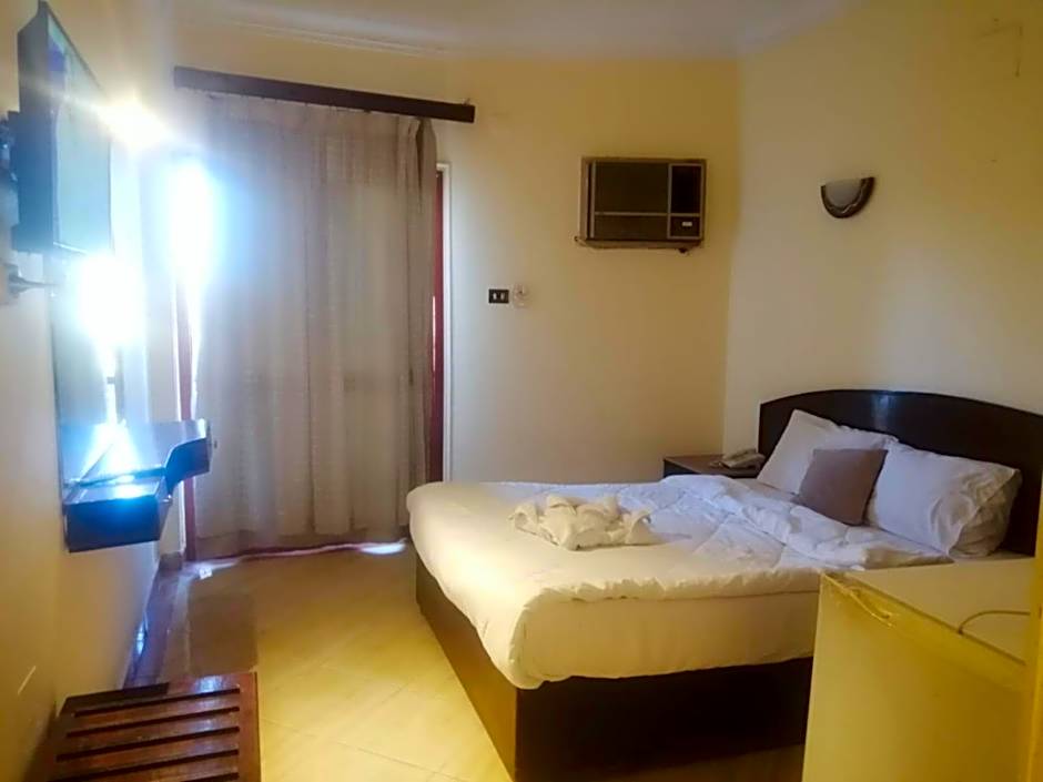 Eiffel Hotel Hurghada