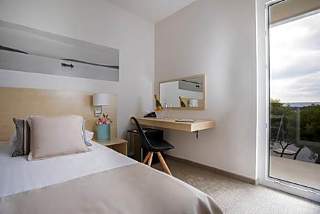 Classic double room, sea side, balcony