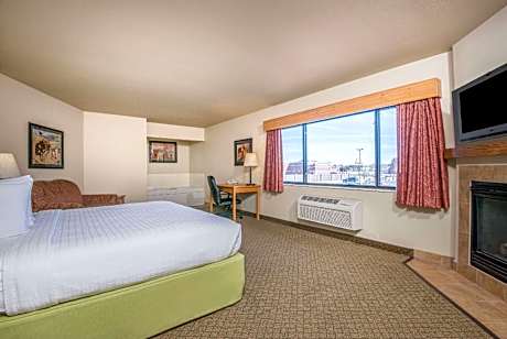 King Suite - Non-Smoking