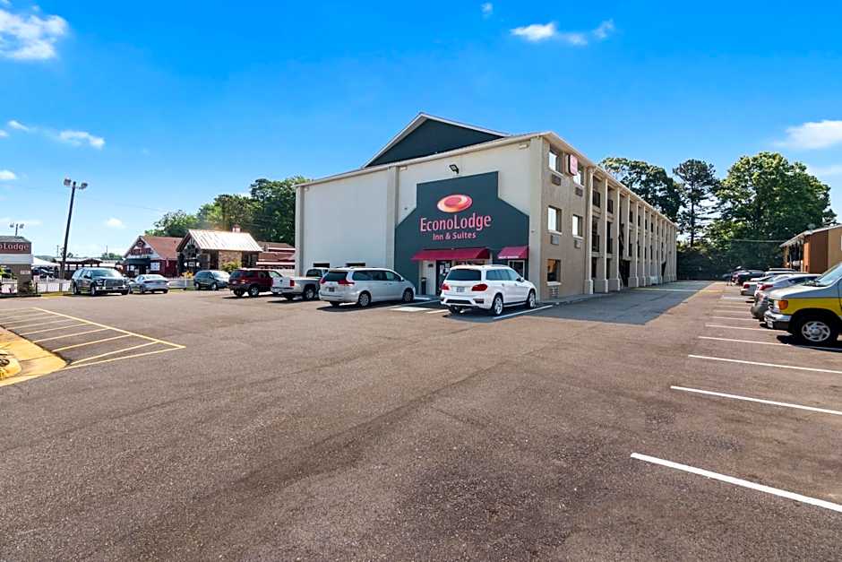 Econo Lodge Inn & Suites I-64 & Us 13