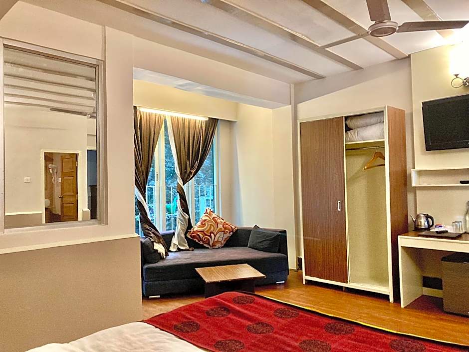 Photo 1 of 2 of Deluxe, Balcony