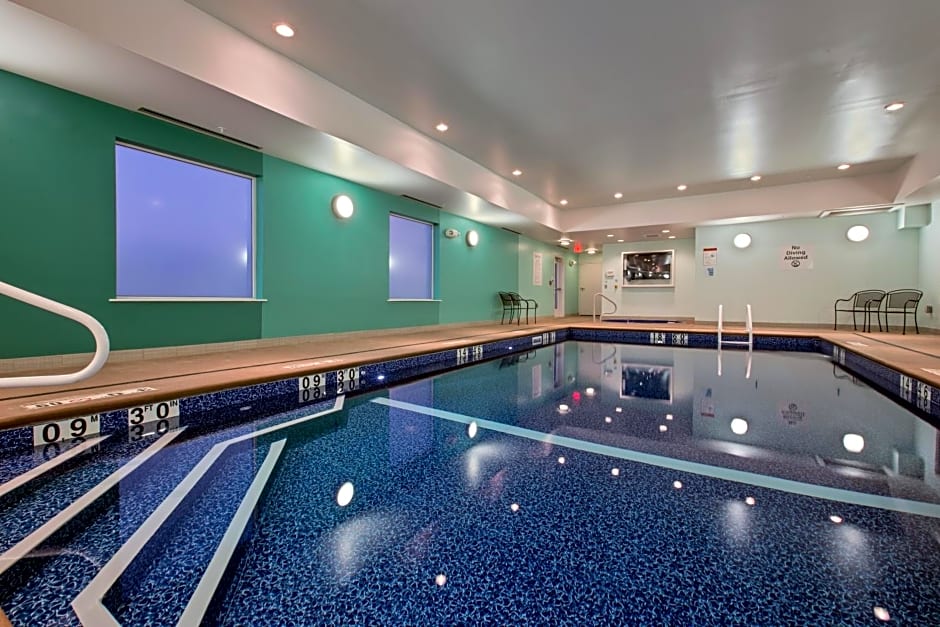 Holiday Inn Express & Suites Carlisle By IHG