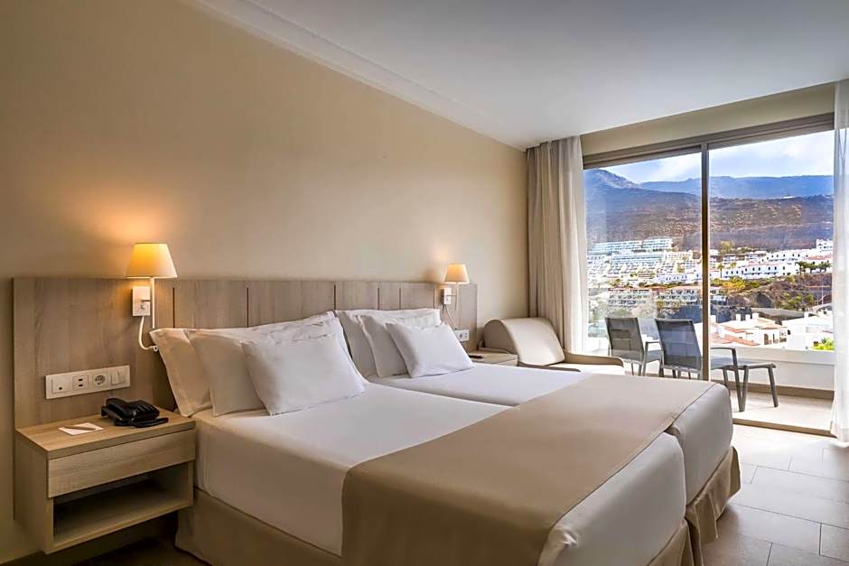 Barceló Santiago Hotel